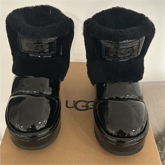 UGG Chillapeak patent leather Fur Boots 6 - Picture 8 of 8